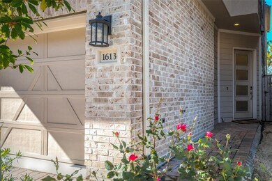 1613 Water Oak Point Dr, Houston, TX 77055 - photo 2