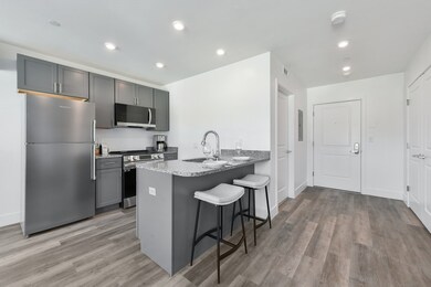 585 Essex St unit 515, Lynn, MA 01901 - photo 4