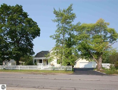 443 N Fairview St, West Branch, MI 48661 - photo 4