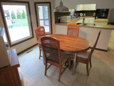 9676 Monteray Dr, Plain City, OH 43064 - photo 7