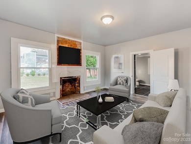 337 S Oak St, Statesville, NC 28677 - photo 6