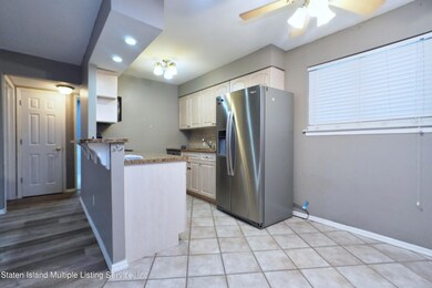 4219 Amboy Rd unit 4A, Staten Island, NY 10308 - photo 6