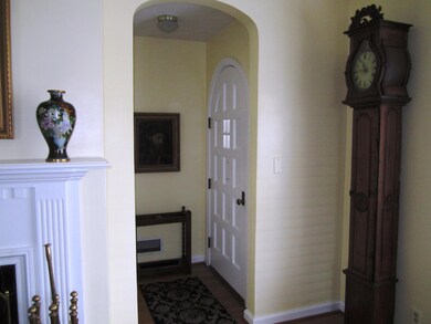 522 Northview Dr, Columbus, OH 43209 - photo 4