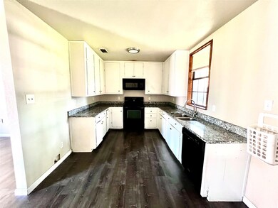 111 W 1st St, Weatherford, TX 76086 - photo 4