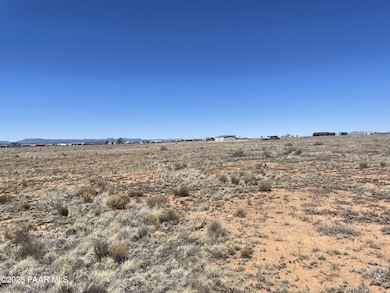 3805 W Chianti Ln, Paulden, AZ 86334 - photo 3