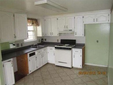 29 Pomona Dr, Brockton, MA 02302 - photo 3