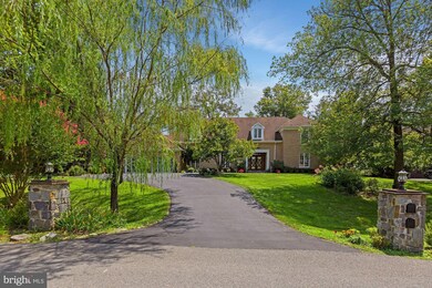 9809 Hall Rd, Potomac, MD 20854 - photo 2