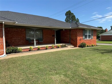 1901 N Oklahoma Ave, Shawnee, OK 74804 - photo 2