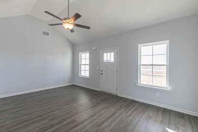 302 Mimosa Dr, Decherd, TN 37324 - photo 6