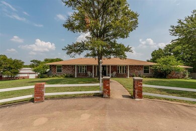 1558 Red Oak Cir, Azle, TX 76020 - photo 2