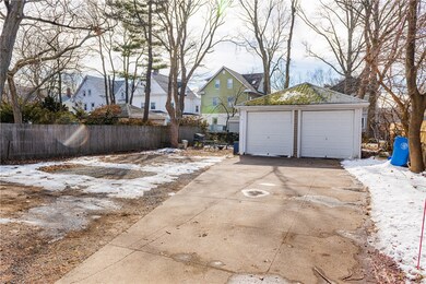 132 Wentworth Ave, Cranston, RI 02905 - photo 5