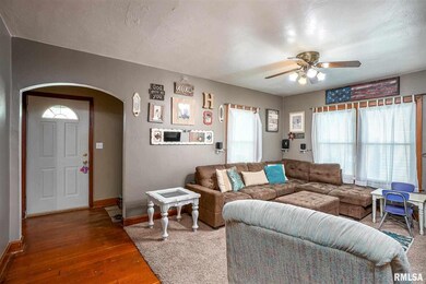 2207 N Howell St, Davenport, IA 52804 - photo 7