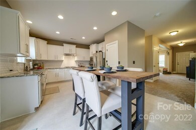 1684 Beleek Ridge Ln, Clover, SC 29710 - photo 5