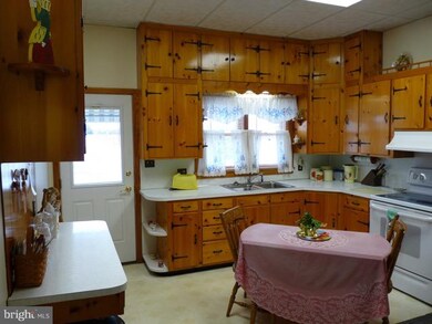 11661 Grant Shook Rd, Greencastle, PA 17225 - photo 7