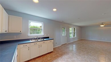Nice open floor plan between Kitchen , Dining and Family Room.