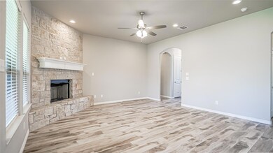 3304 Arrow Creek Dr, Granbury, TX 76049 - photo 4