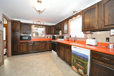 6 Dery St, Bedford, NH 03110 - photo 4