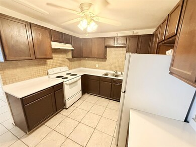Enclave At Crown Park unit 13, Lake Worth, FL 33460 - photo 2