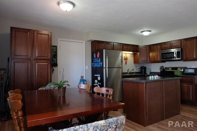 5523 N Ramblewood Ct, Peoria, IL 61615 - photo 2