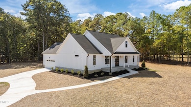 582 Harnett Central Rd, Fuquay-Varina, NC 27526 - photo 2