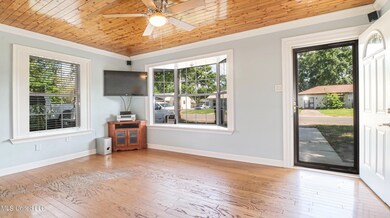 1723 State St-113003