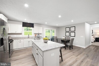 577 Otero Ln, Hedgesville, WV 25427 - photo 7