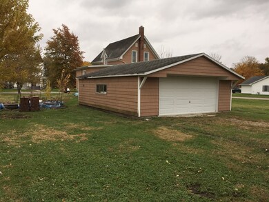 324 S 3rd Ave, Chenoa, IL 61726 - photo 7