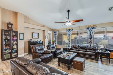 1485 E Oakland-5