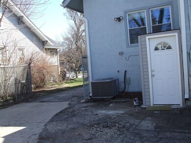 125 E North Ave unit BMT, Elmhurst, IL 60126 - photo 6