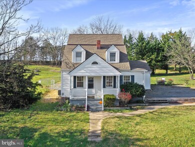 733 Capon St, Strasburg, VA 22657 - photo 4