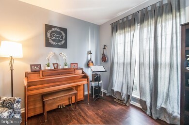 14921 Honey Locust Ct, Woodbridge, VA 22193 - photo 5