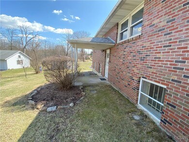 690 E Dell Rd, Bath, PA 18014 - photo 7