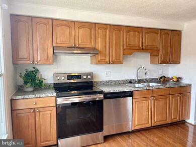 27 Briarstone Ln, Gaithersburg, MD 20877 - photo 5