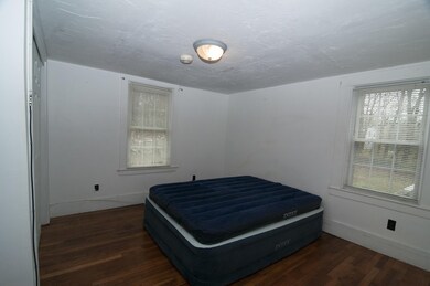 10 Franklin St, Medway, MA 02053 - photo 5