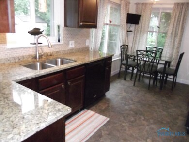 Spacious Kitchen with Eat In Area