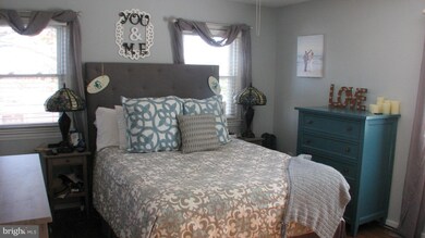 6934 University Dr, Alexandria, VA 22307 - photo 7