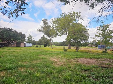 610 Hathaway St, Alvin, TX 77511 - photo 3