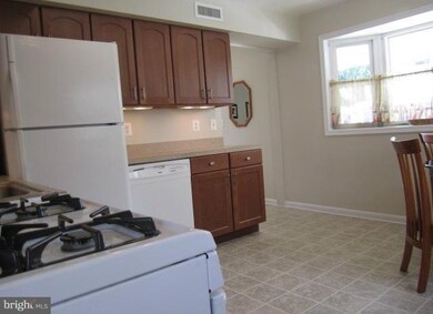 1204 Locust Ave, Halethorpe, MD 21227 - photo 5