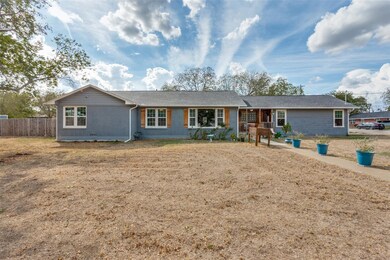314 S Bowie Dr, Weatherford, TX 76086 - photo 2