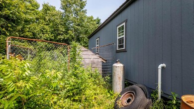 Cabin on 13 acres016