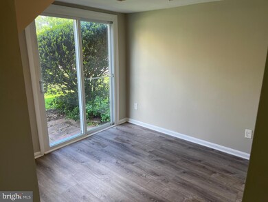 9689 Hagel Cir unit 38/C, Lorton, VA 22079 - photo 5