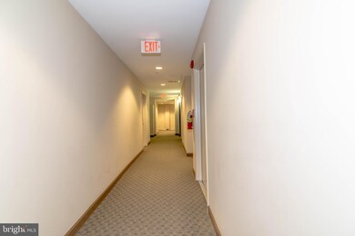 2627 Adams Mill Rd NW unit 409, Washington, DC 20009 - photo 5