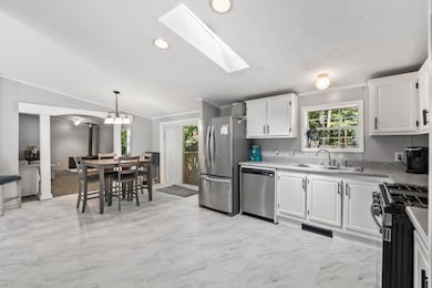 127 Shaker Rd_113