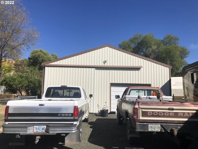 301 N McHaley St, Prairiecity, OR 97869 - photo 3