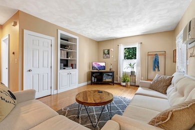 19 School St unit 1, Beverly, MA 01915 - photo 3