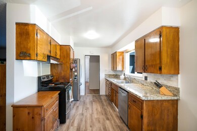 2470 Belladonna St, Redding, CA 96002 - photo 6