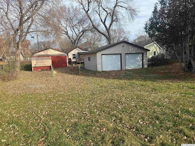 300 15th Ave, Charles City, IA 50616 - photo 2