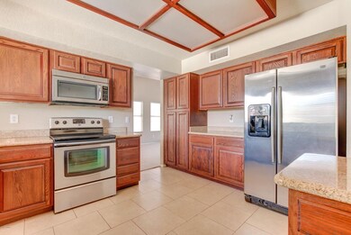 715 N Yucca St-19