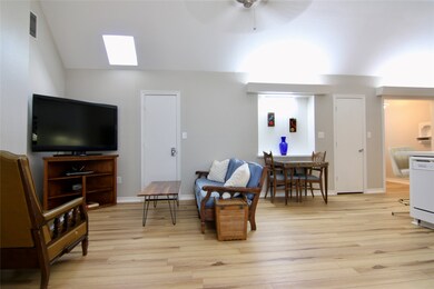 413 Fulton St unit B, Denton, TX 76201 - photo 3