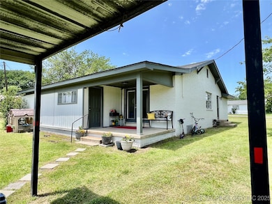 205 NE 1st St, Kingston, OK 73439 - photo 6